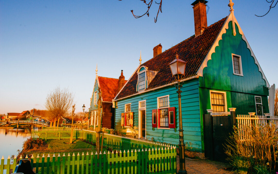 Jak wybrać domek holenderski na działkę rekreacyjną? Przewodnik dla początkujących