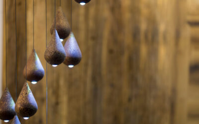 Światło warstwowe w domu: dlaczego jedna lampa sufitowa to za mało i jak to naprawić elegancko