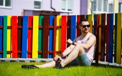 Metamorfoza ogrodu bez remontu — jak zmiana koloru drewna odmienia całą przestrzeń?
